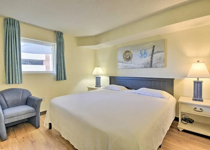 Oceanfront Condo With Perks In Bay Watch Resort